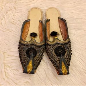 Vintage blue pointed embroidered Indian slippers